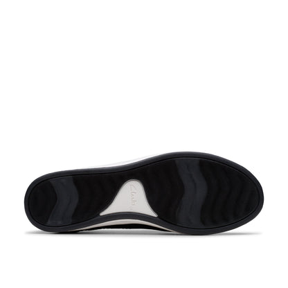 Breezey Izzy Black by Clarks