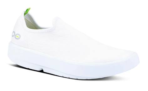 OOFOS WOMEN'S "OOmg" eeZee Low CANVAS SHOE