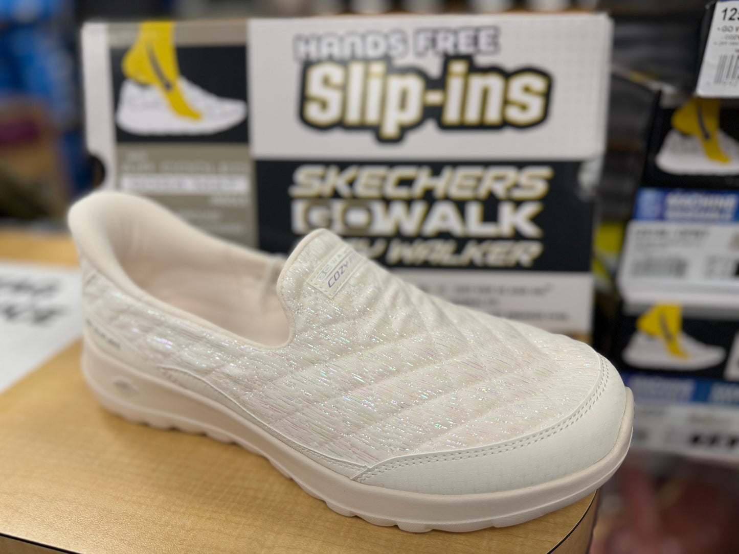 GO WALK JOY by Skechers