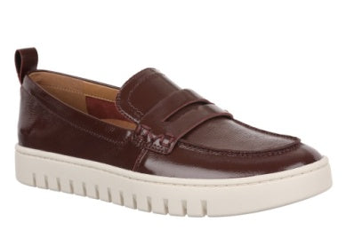 UPTOWN LOAFER by VIONIC